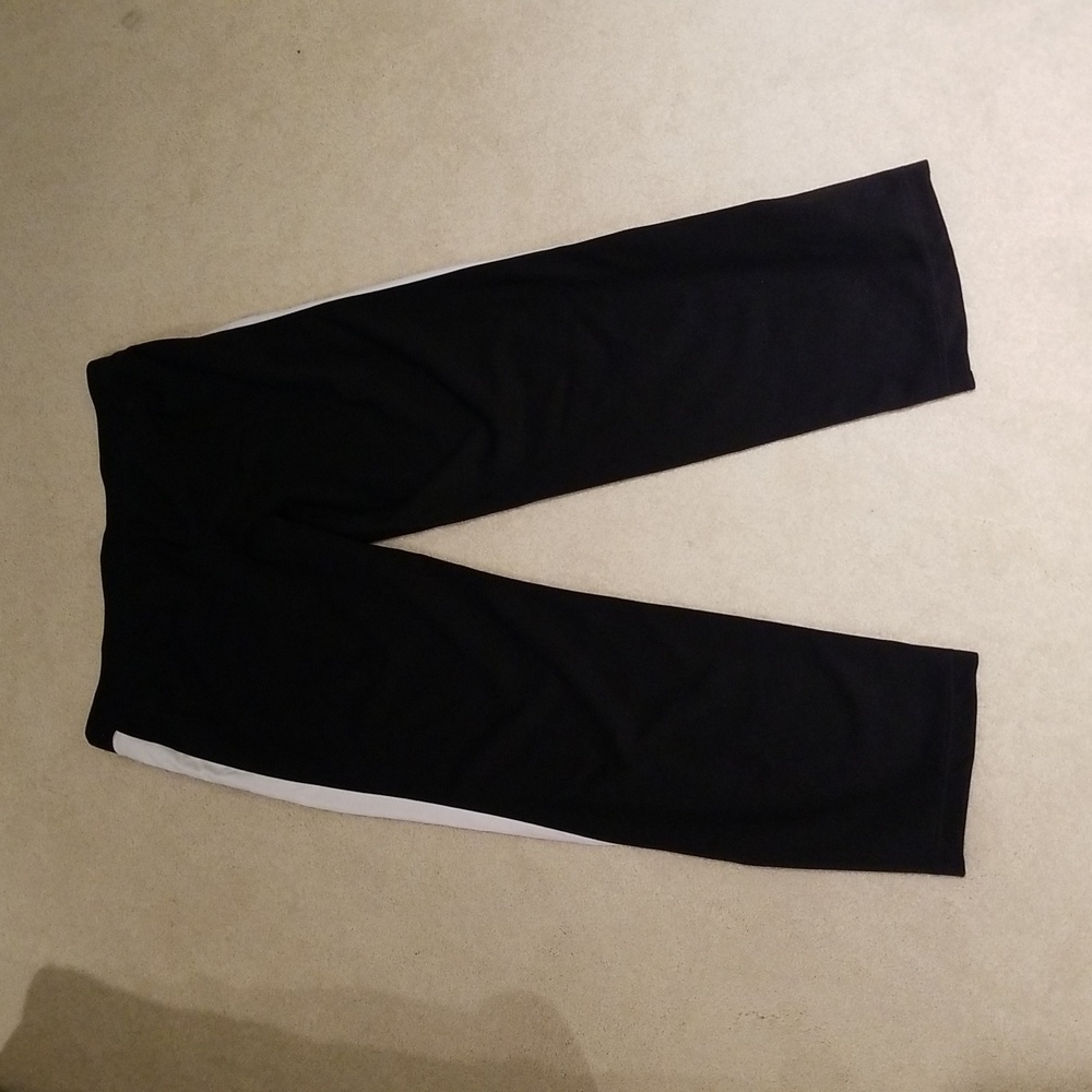 Ladies Nike Sportswear - Picture 3 of 5